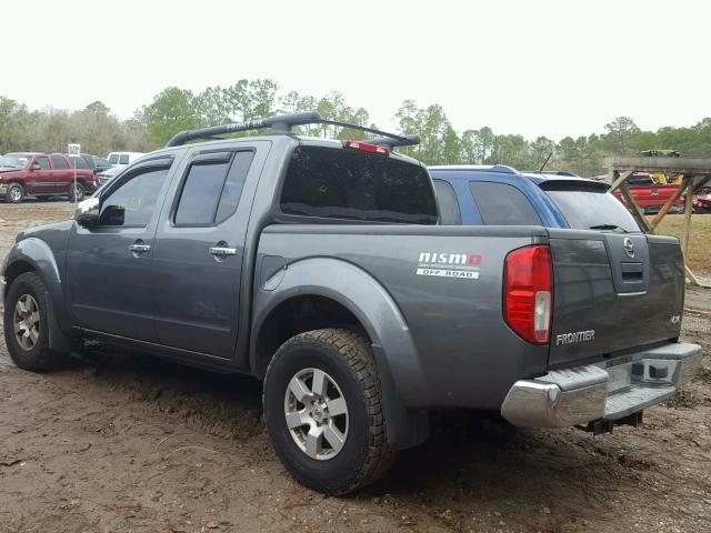 1N6AD07W06C431588 - 2006 NISSAN FRONTIER C GRAY photo 3