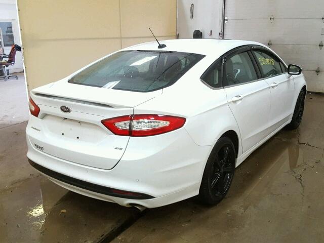 3FA6P0H75GR136020 - 2016 FORD FUSION SE WHITE photo 4