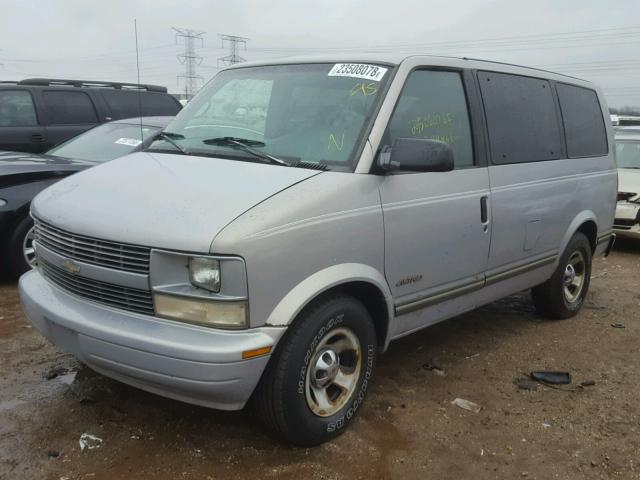 1GNDM19W8VB193018 - 1997 CHEVROLET ASTRO SILVER photo 2