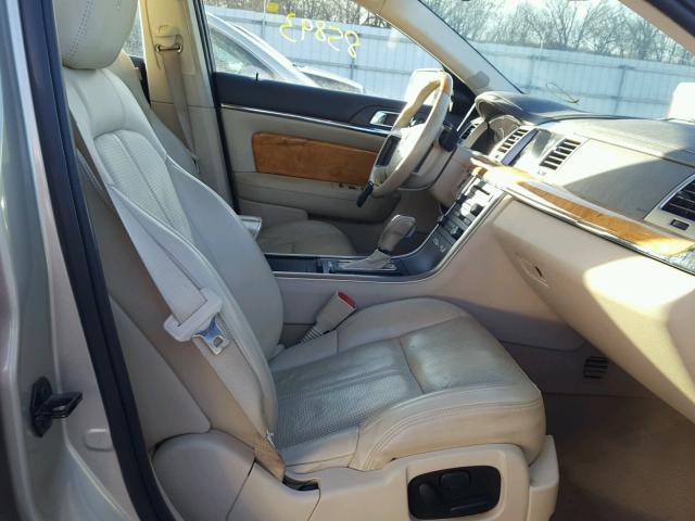 1LNHL9DR5AG607278 - 2010 LINCOLN MKS GOLD photo 5