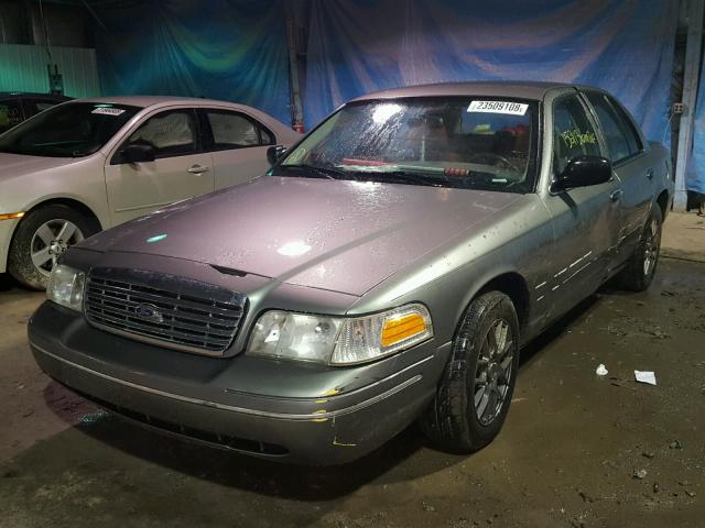 2FAFP74W73X223984 - 2003 FORD CROWN VICT GRAY photo 2