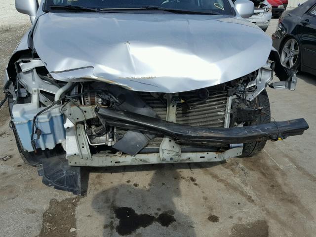 3N1BC13E59L372143 - 2009 NISSAN VERSA S SILVER photo 9