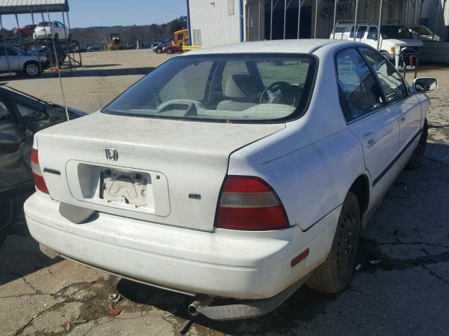 1HGCD5630SA144310 - 1995 HONDA ACCORD LX WHITE photo 4