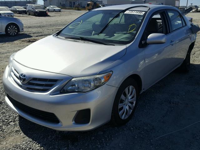 5YFBU4EE4DP203297 - 2013 TOYOTA COROLLA BA SILVER photo 2