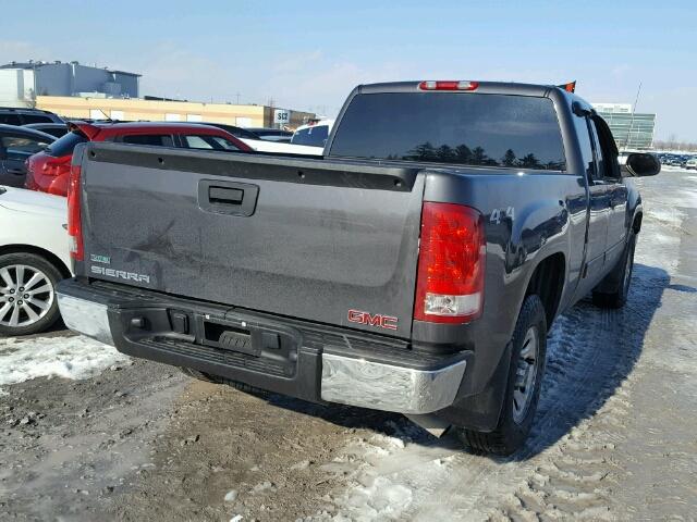 1GTSKUEA3AZ136177 - 2010 GMC SIERRA K15 GRAY photo 4