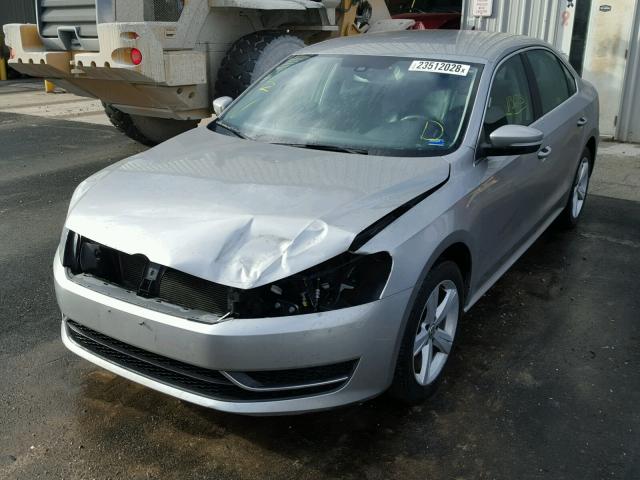 1VWBH7A32DC021856 - 2013 VOLKSWAGEN PASSAT SE SILVER photo 2