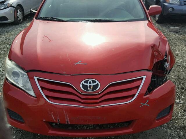 4T1BF3EK9BU739944 - 2011 TOYOTA CAMRY BASE RED photo 7