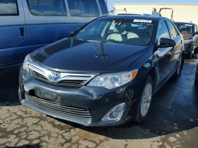 4T1BD1FK3DU086488 - 2013 TOYOTA CAMRY HYBR BLACK photo 2