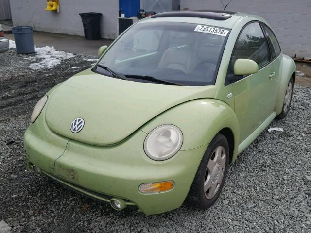 3VWCA21C4YM471203 - 2000 VOLKSWAGEN NEW BEETLE GREEN photo 2