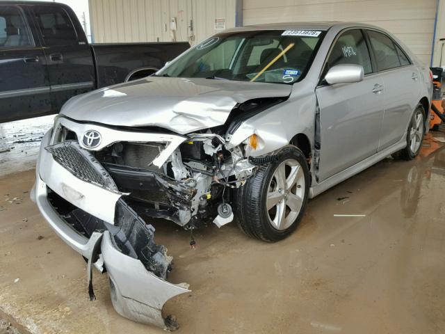 4T1BF3EK4BU623728 - 2011 TOYOTA CAMRY BASE SILVER photo 2