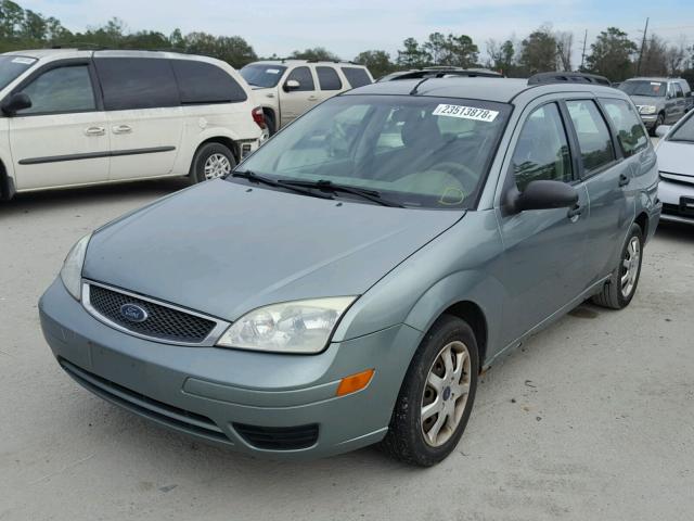 1FAFP36N15W150851 - 2005 FORD FOCUS ZXW GREEN photo 2