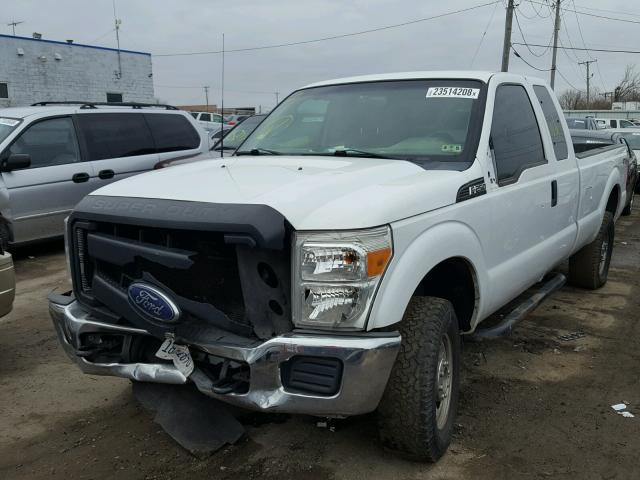 1FT7X2B62BEB23831 - 2011 FORD F250 SUPER WHITE photo 2