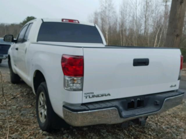 5TFUM5F19AX002079 - 2010 TOYOTA TUNDRA DOU WHITE photo 3