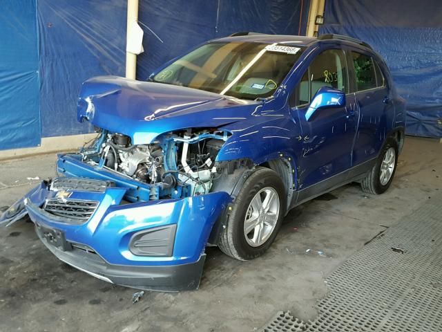 KL7CJLSB1FB255602 - 2015 CHEVROLET TRAX 1LT BLUE photo 2