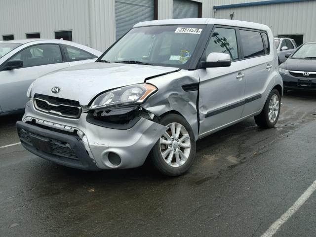 KNDJT2A62D7579385 - 2013 KIA SOUL + SILVER photo 2