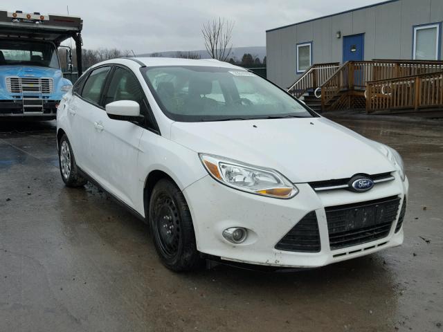 1FAHP3F21CL126627 - 2012 FORD FOCUS SE WHITE photo 1