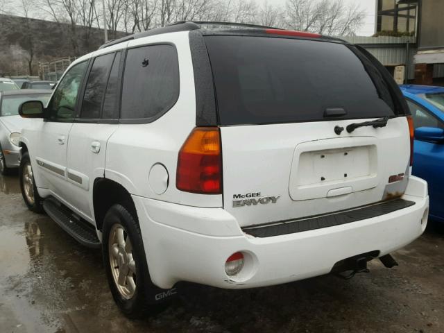 1GKDT13S122324016 - 2002 GMC ENVOY WHITE photo 3