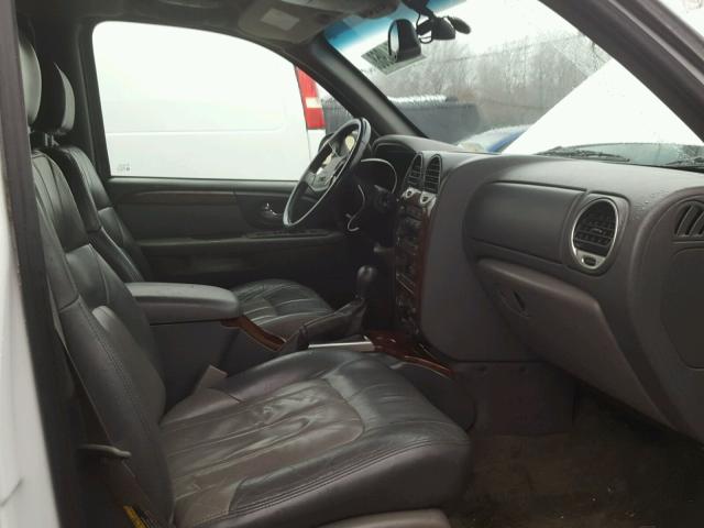 1GKDT13S122324016 - 2002 GMC ENVOY WHITE photo 5