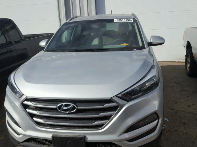 KM8J3CA43HU481439 - 2017 HYUNDAI TUCSON LIM SILVER photo 9