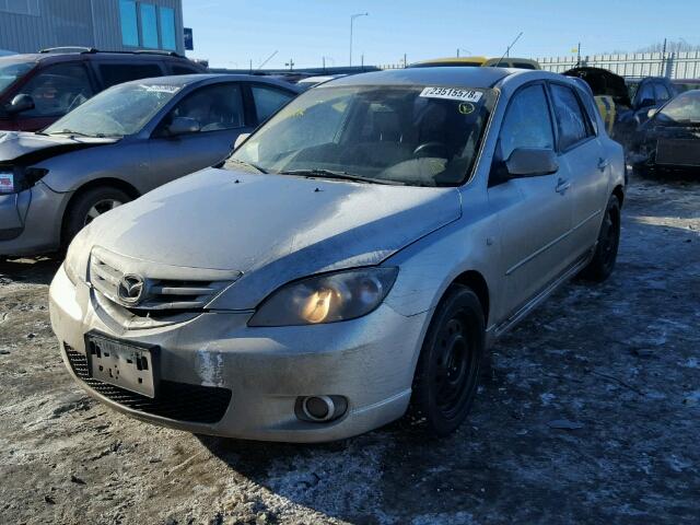 JM1BK143651269022 - 2005 MAZDA 3 HATCHBAC SILVER photo 2