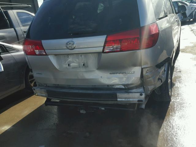 5TDZA22C85S368440 - 2005 TOYOTA SIENNA XLE GRAY photo 9