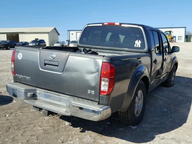 1N6AD07U75C452208 - 2005 NISSAN FRONTIER C GRAY photo 4