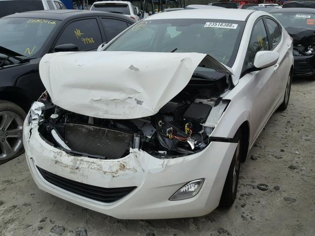 5NPDH4AE4DH305036 - 2013 HYUNDAI ELANTRA GL WHITE photo 2