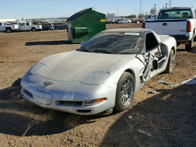 1G1YY22GXW5112813 - 1998 CHEVROLET CORVETTE SILVER photo 2