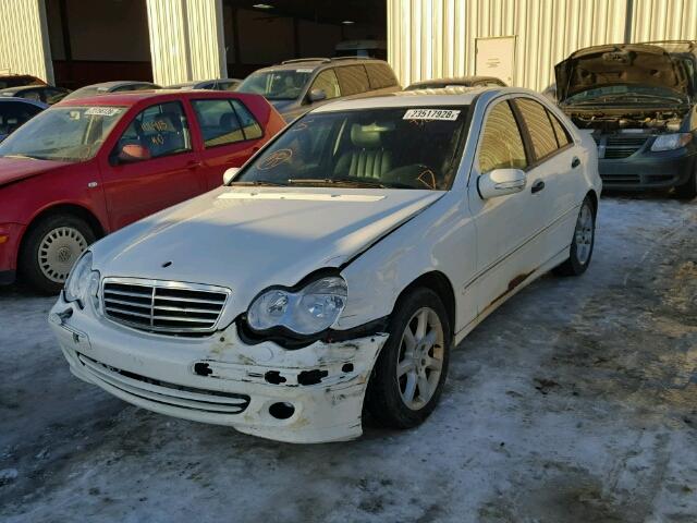 WDBRF92J76F770975 - 2006 MERCEDES-BENZ C GENERATI WHITE photo 2