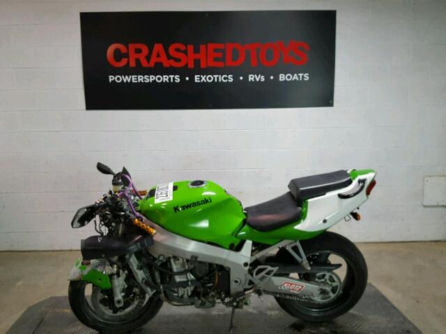 JKAZXDP10WA025681 - 1998 KAWASAKI ZX750 P GREEN photo 3