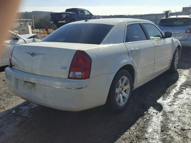 2C3KA53G36H509536 - 2006 CHRYSLER 300 TOURIN CREAM photo 4