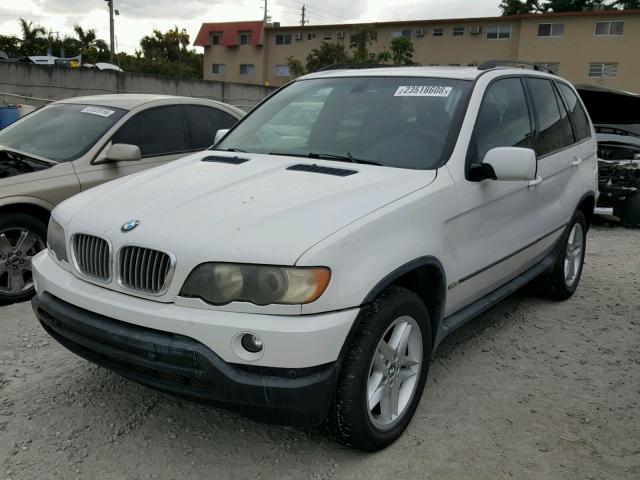 5UXFB33553LH41391 - 2003 BMW X5 4.4I WHITE photo 2