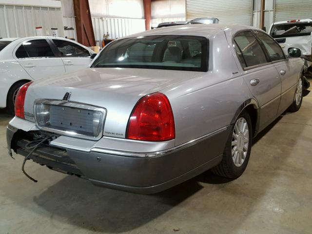 1LNHM82W83Y610737 - 2003 LINCOLN TOWN CAR S SILVER photo 4