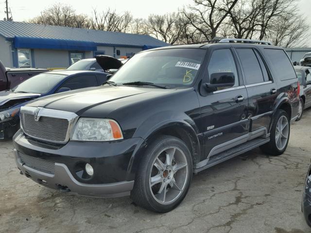 5LMFU28R63LJ09667 - 2003 LINCOLN NAVIGATOR BLACK photo 2