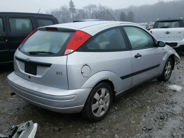 3FAFP31301R214378 - 2001 FORD FOCUS ZX3 GRAY photo 4