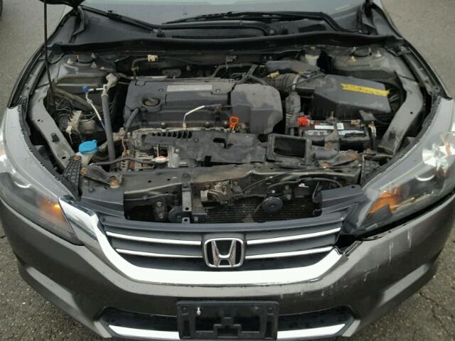 1HGCR2F38DA088569 - 2013 HONDA ACCORD LX GRAY photo 7