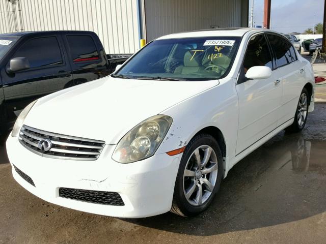 JNKCV51E06M515120 - 2006 INFINITI G35 WHITE photo 2