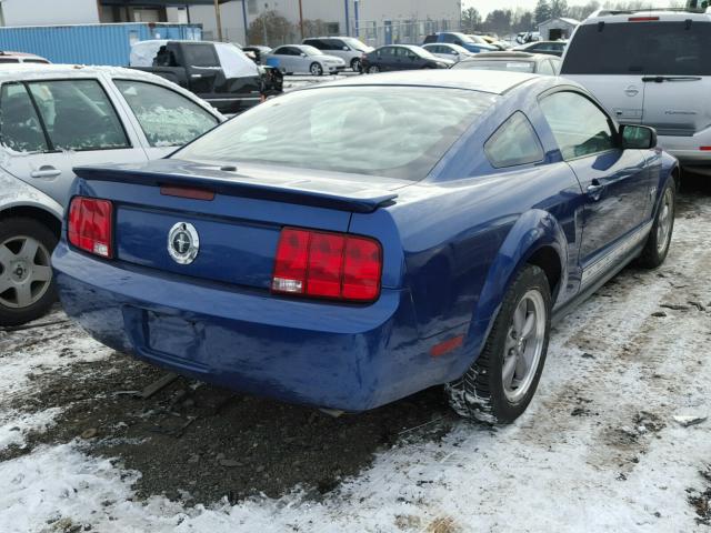 1ZVHT80N595124105 - 2009 FORD MUSTANG BLUE photo 4