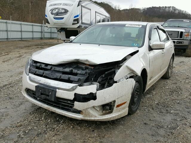 3FADP0L31AR134476 - 2010 FORD FUSION HYB WHITE photo 2