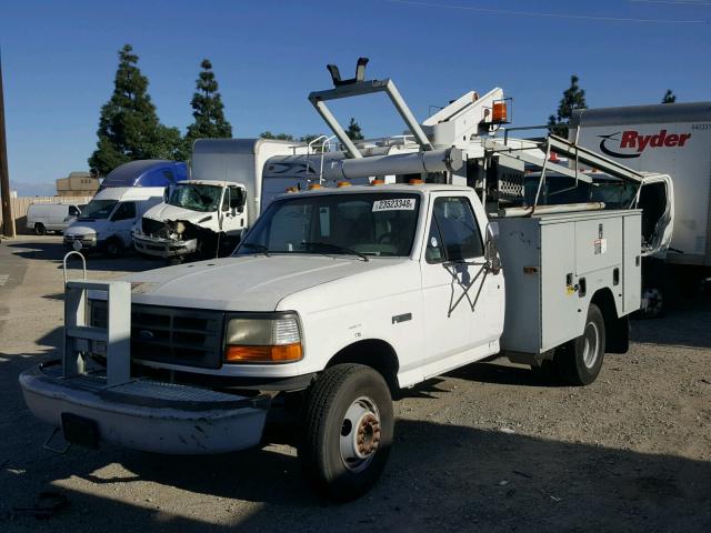 1FDLF47G4VEB91496 - 1997 FORD F SUPER DU WHITE photo 2