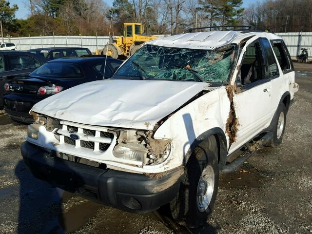 1FMYU60E0YUA44828 - 2000 FORD EXPLORER S WHITE photo 2