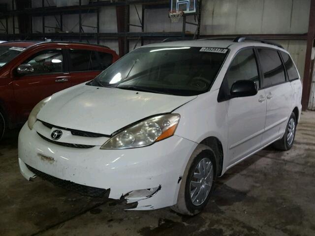 5TDZK23C67S007030 - 2007 TOYOTA SIENNA CE WHITE photo 2