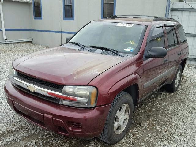 1GNDS13S252190921 - 2005 CHEVROLET TRAILBLAZE MAROON photo 2