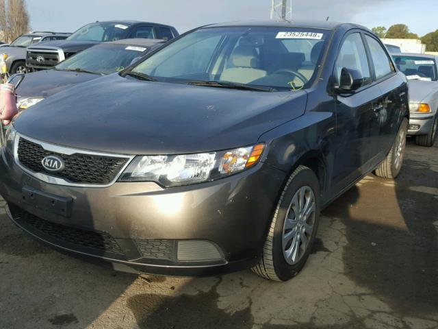 KNAFU4A20B5425310 - 2011 KIA FORTE EX GRAY photo 2