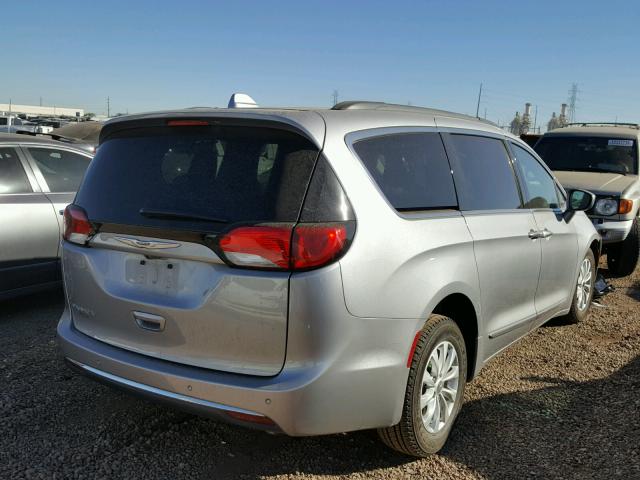 2C4RC1BG5HR569409 - 2017 CHRYSLER PACIFICA T SILVER photo 4