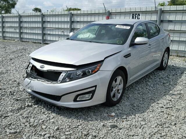 5XXGM4A76FG395007 - 2015 KIA OPTIMA LX SILVER photo 2