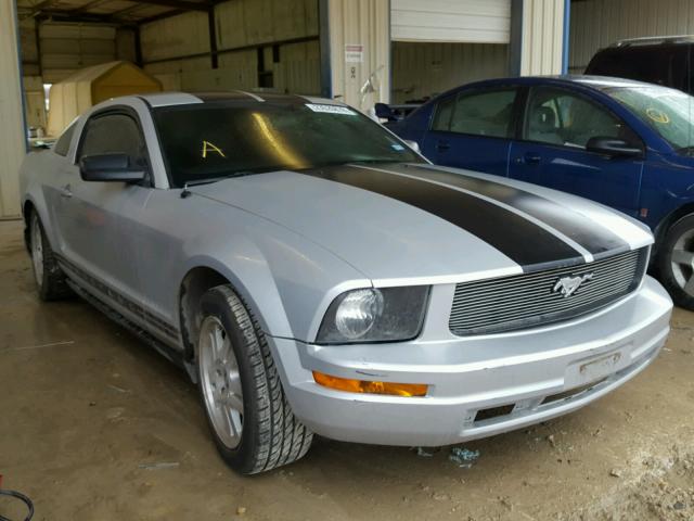 1ZVFT80N475277370 - 2007 FORD MUSTANG SILVER photo 1