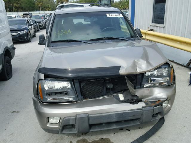 1GNDT13S122155439 - 2002 CHEVROLET TRAILBLAZE GRAY photo 9