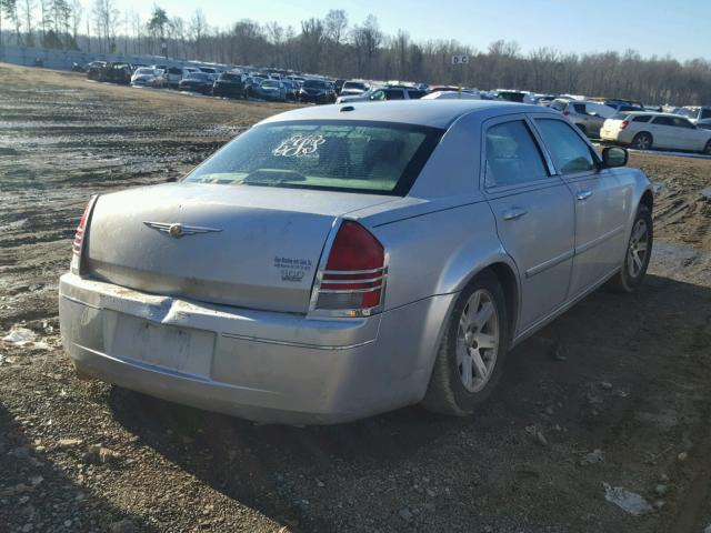 2C3KA53G97H835228 - 2007 CHRYSLER 300 TOURIN SILVER photo 4