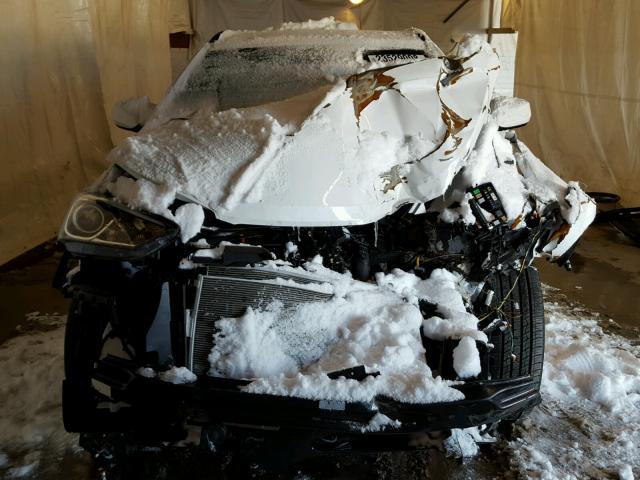 5NMZUDLB2HH043086 - 2017 HYUNDAI SANTA FE S 白色 照片 7